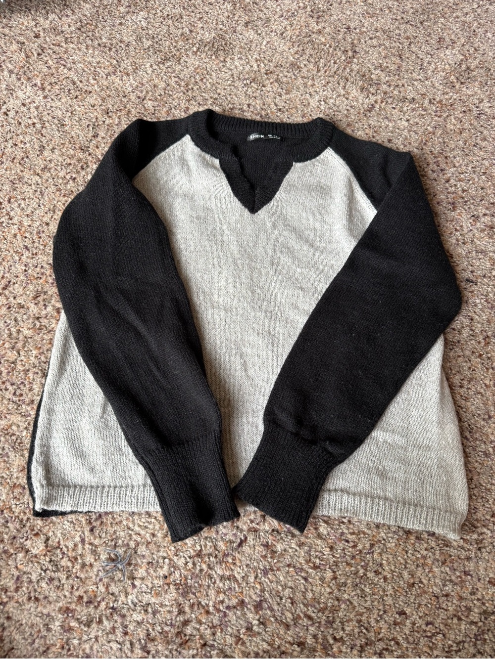 Woman's Two-Tone Raglan Sweater - Black and Light Gray